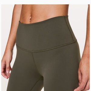 Lululemon olive green crop bottoms NWOT size 4